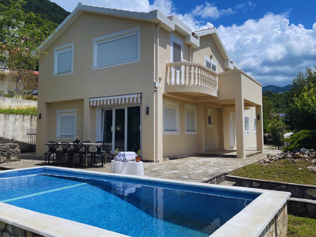 Kotor, Sutvara, Villa 270m2